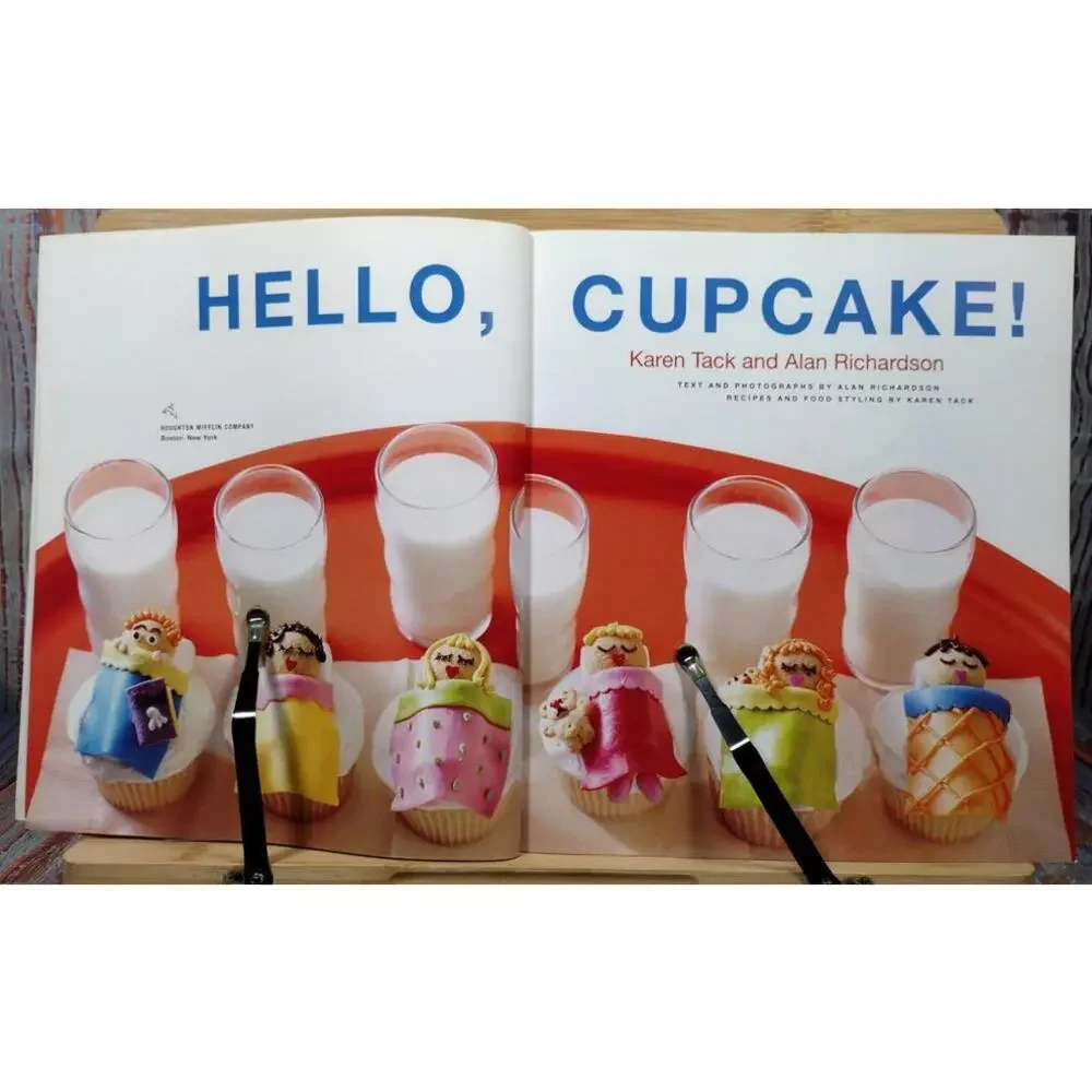 Hello, Cupcake!‎ Irresistibly Playful Creations Anyone Can Make by Karen Tack &